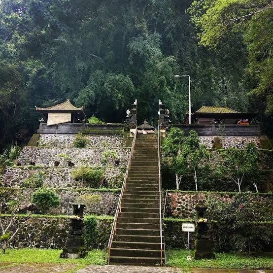 PURAPAJINENGAN GUNUNG TAP SAI 